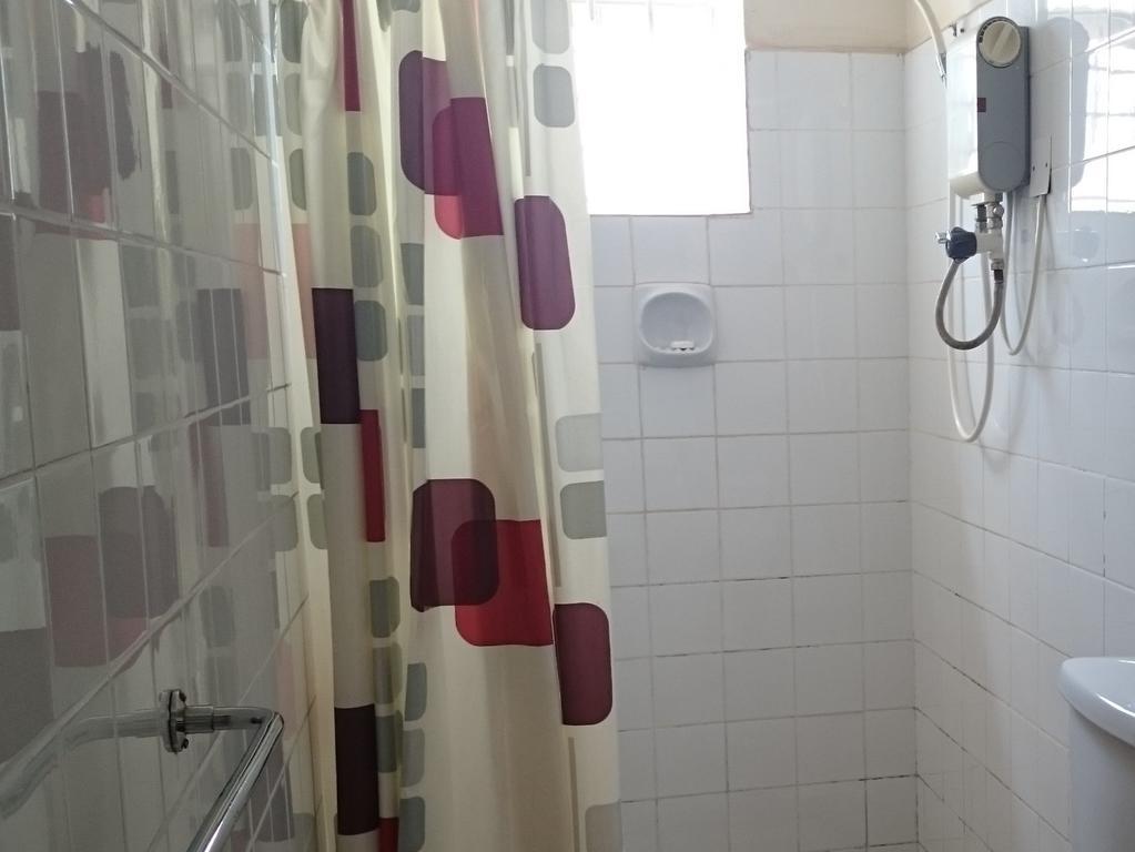 Hotel Acacia City カンパラ 部屋 写真