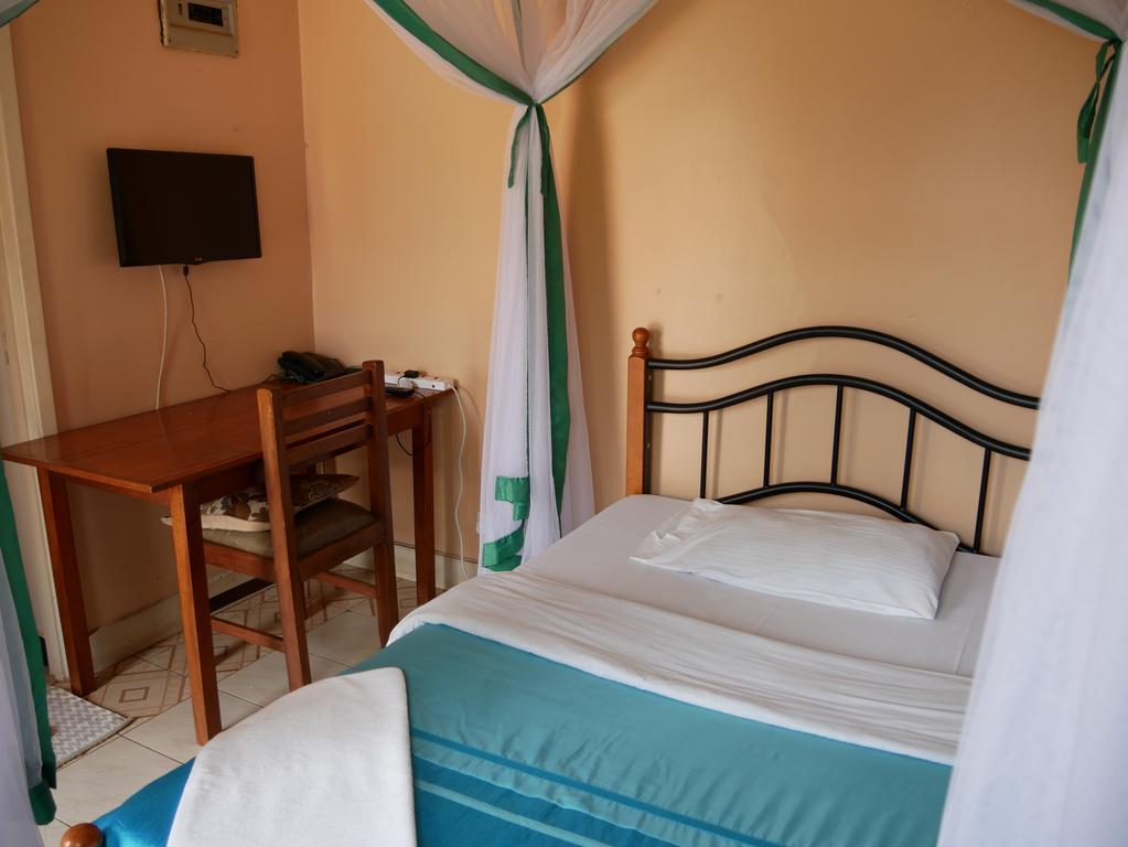 Hotel Acacia City カンパラ エクステリア 写真
